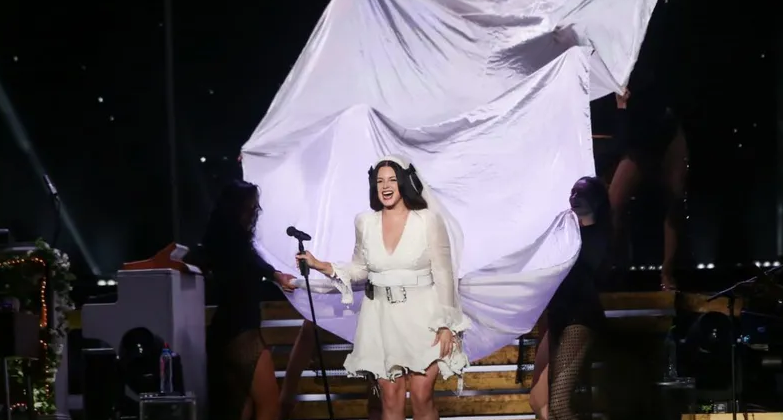 Lana Del Rey Sorprende Al P Blico En El Foro Sol De La Ciudad De M Xico Con Selfies Ocio En