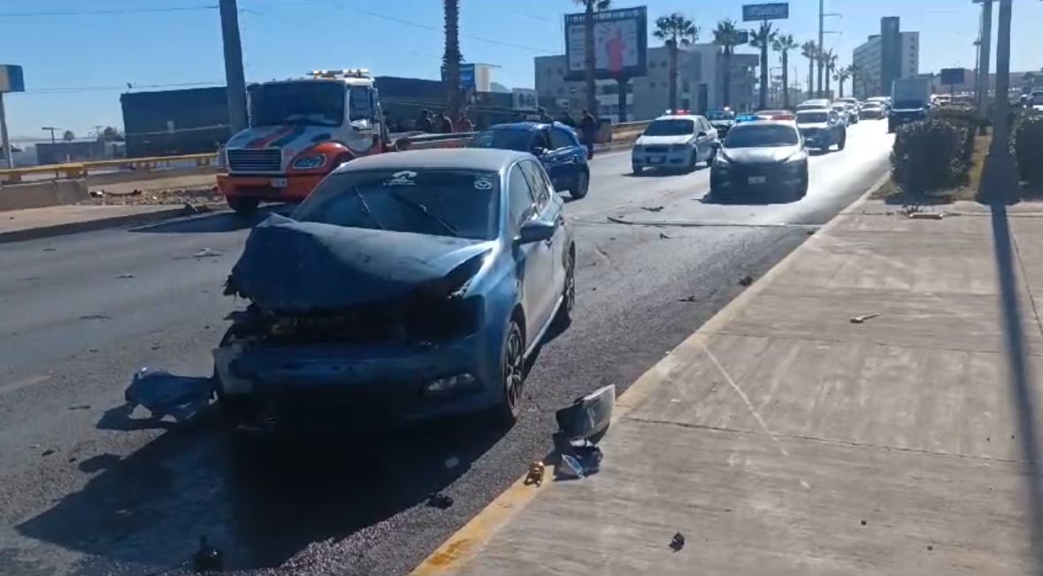 Deja Choque Congestionamiento En El Perif Rico De La Juventud Local