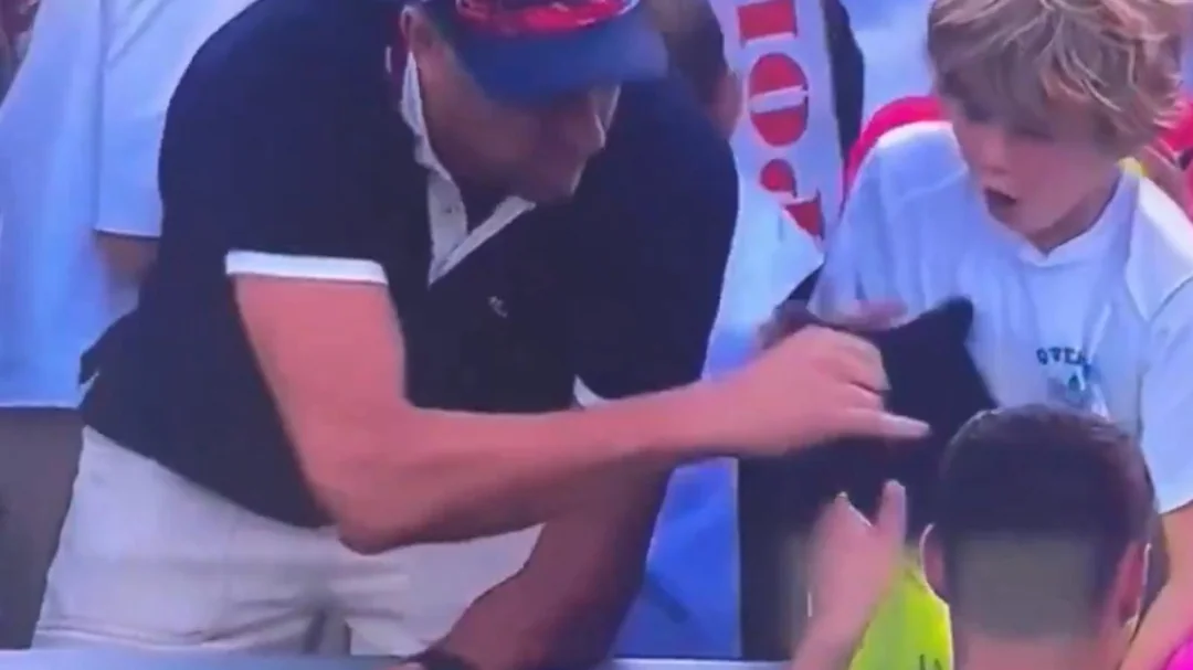 polish-ceos-company-review-bombed-after-stealing-hat-from-a-v0-VrhE6-HQJBfjrlPhJ8XkLLnxDk9ByCHIAXDaRjFzWIw