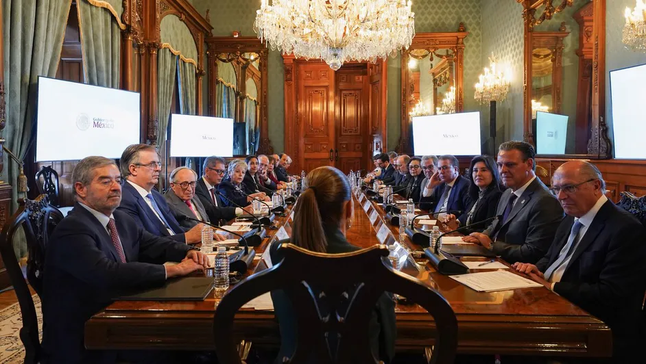 presidenta-reunio-politicos-empresarios-palacio