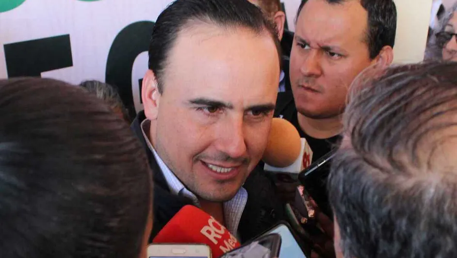 mandatario-reconocio-mesa-gobierno-temas_0_21_1200_758