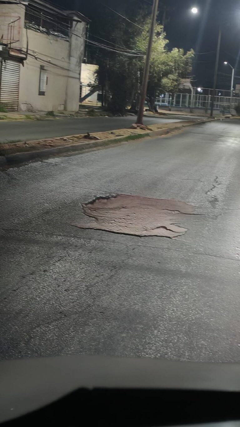 Bache “tronallantas” pone en riesgo a vecinos del norte de la ciudad 👉 ...