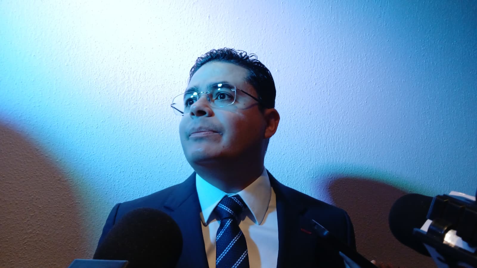 d9e340f7-e128-4f4d-9d01-486d2c42a825