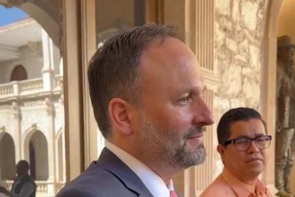 6dca752a-1d87-4dd2-9e32-ac3f12d0a8c0