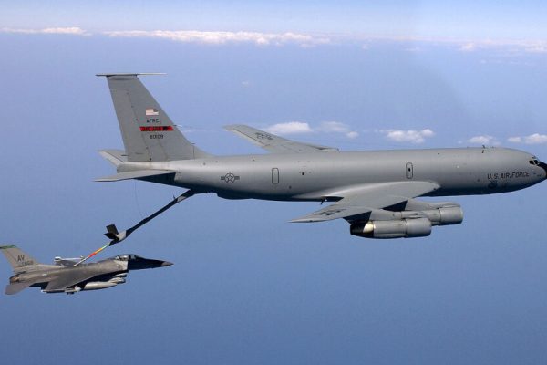 Boeing-KC-135-960x560