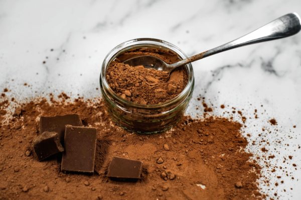 Cocoa_Powder_and_Chocolate_on_Marble_Background