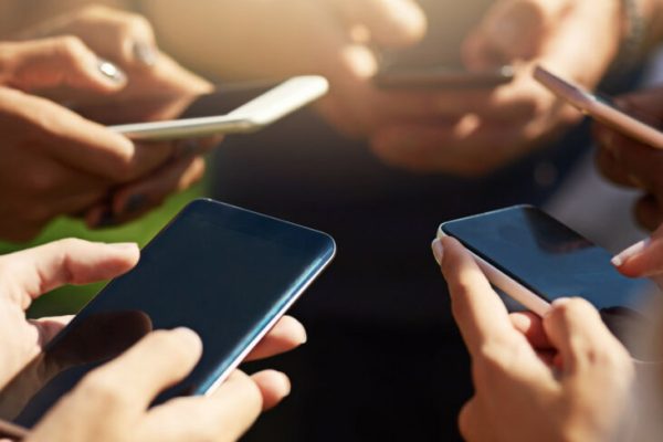 celulares-inteligentes-smartphones-730x524