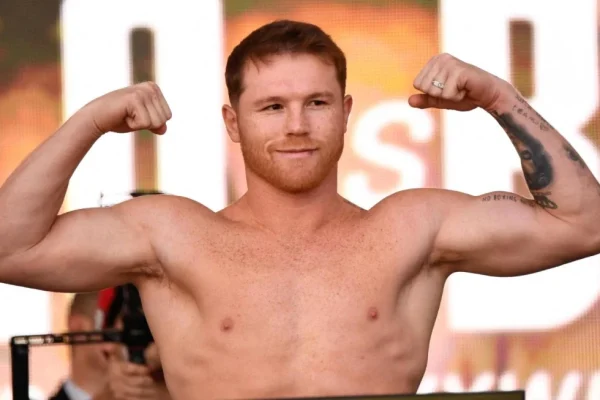cnne-1203324-canelo-explica-por-que-ante-bivol-tiene-un-reto-doble
