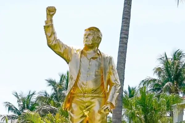 estatua-trump