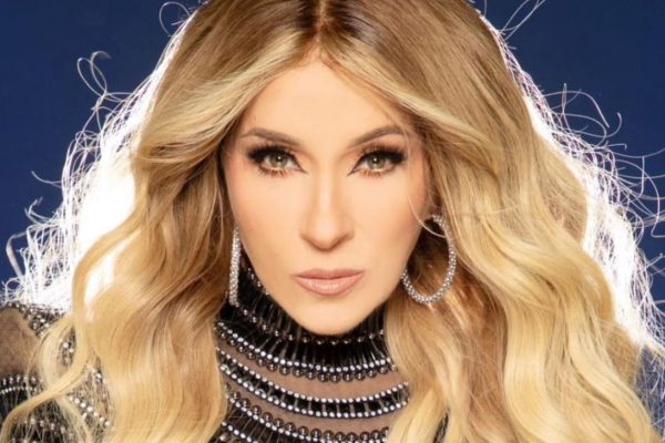 large_yuri_canta_a_las_madres_798a11253b