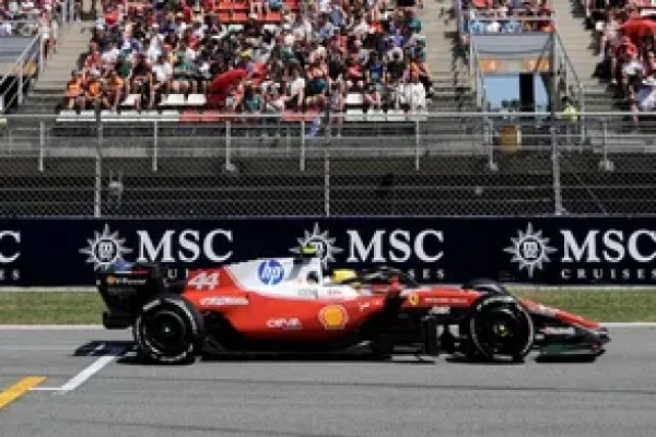 lewis-hamilton-gana-premio-barcelona